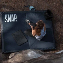 SNAP Climbing Grand Rebound -Edelrids Sport Outdoor Store snap climbing grand rebound bouldering crash pad black 12 1024x1024 63c36f8c 7e52 4b90 a24c 094ebf8ed03b